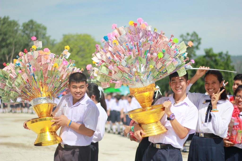 แห่เทียน237