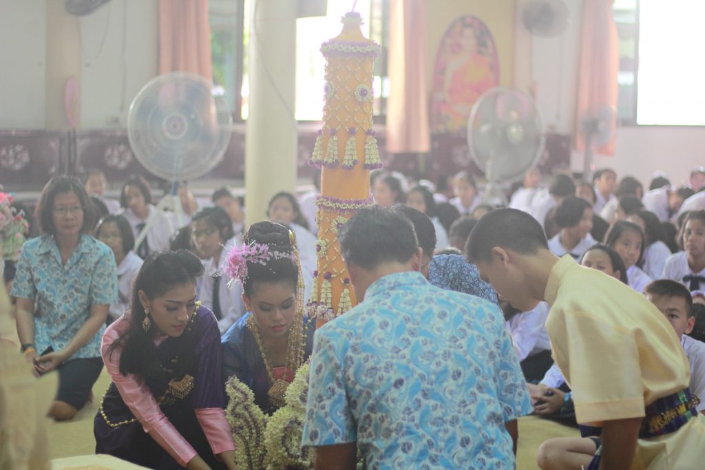 แห่เทียน302